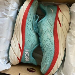 Brand New Hoka Clifton 8